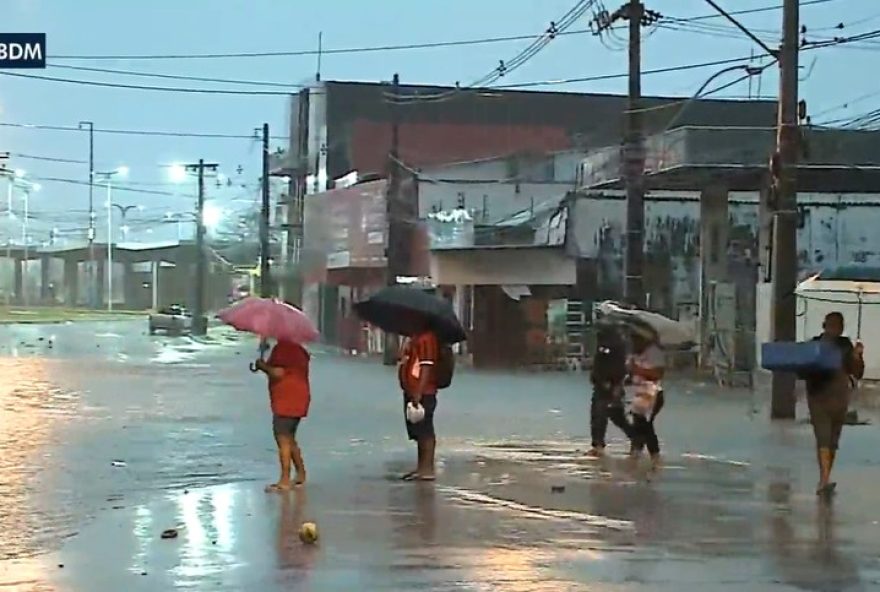 chuva-intensa-causa-alagamentos-e-quedas-de-arvores-em-sao-luis3A-veja-os-transtornos-e-como-evitar-acidentes