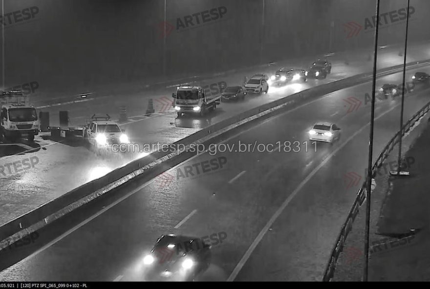 chuva-intensa-interdita-rodovias-no-litoral-norte-de-sao-paulo chuva-intensa-interdita-rodovias-no-litoral-norte-de-sao-paulo