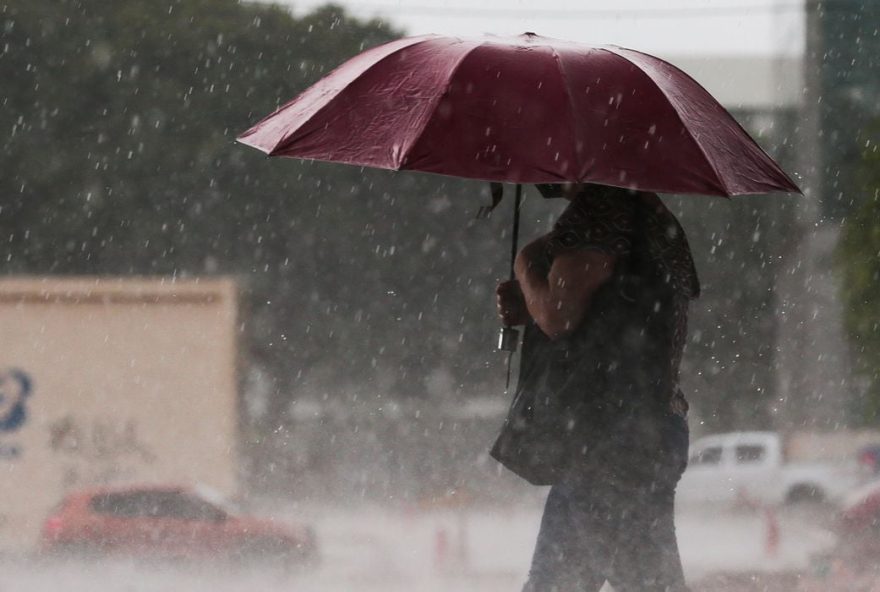 Frente fria deve provocar tempestades, com queda de granizo e vendavais, em Goiás