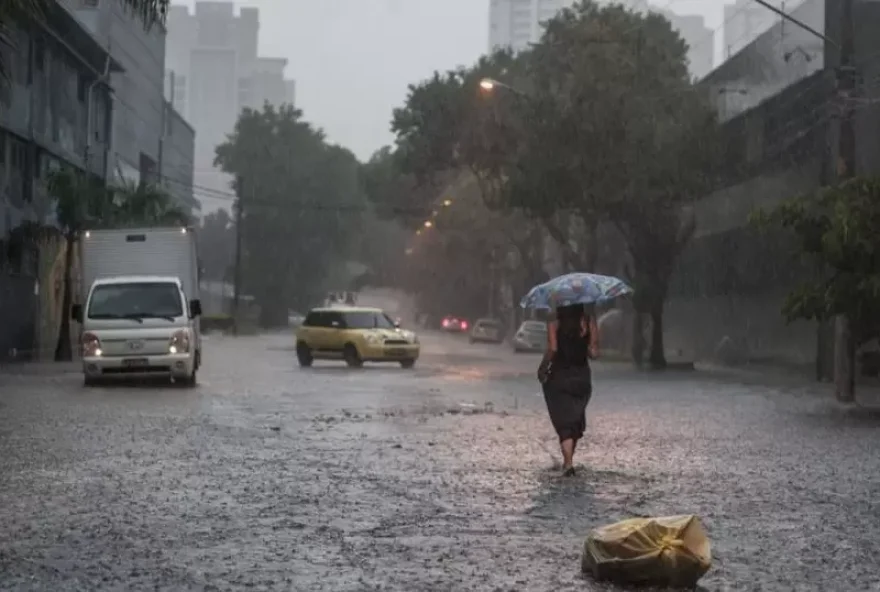 Fenômeno está associado ao fluxo de nebulosidade vindo da região norte do Brasil associada à combinação calor e umidade. (Foto: Marcelo Camargo/Agência Brasil)