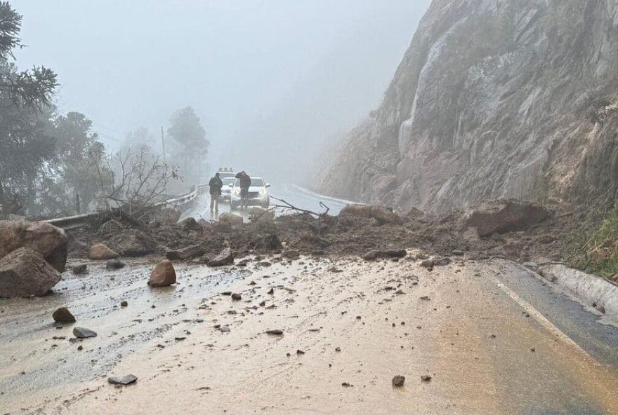 chuvas-fortes-causam-deslizamentos-em-santa-catarina-e-interditam-rodovias3A-alerta-de-seguranca-na-regiao