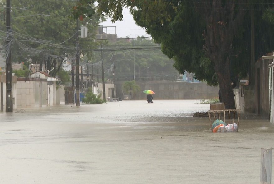 chuvas-intensas-causam-alagamentos-e-deslizamentos-no-grande-recife3A-precaucoes-necessarias