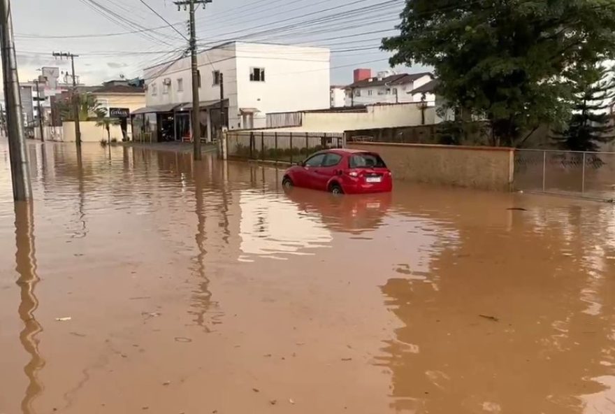 chuvas-intensas-em-joinville-causam-alagamentos-e-transtornos-nas-ruas