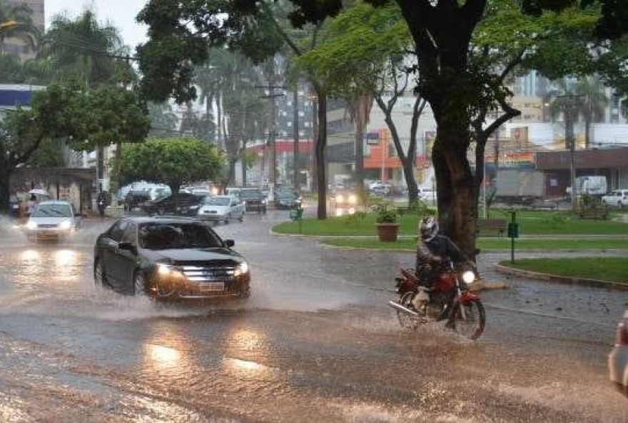 Defesa Civil de Goiânia monitora riscos de alagamentos no final de semana