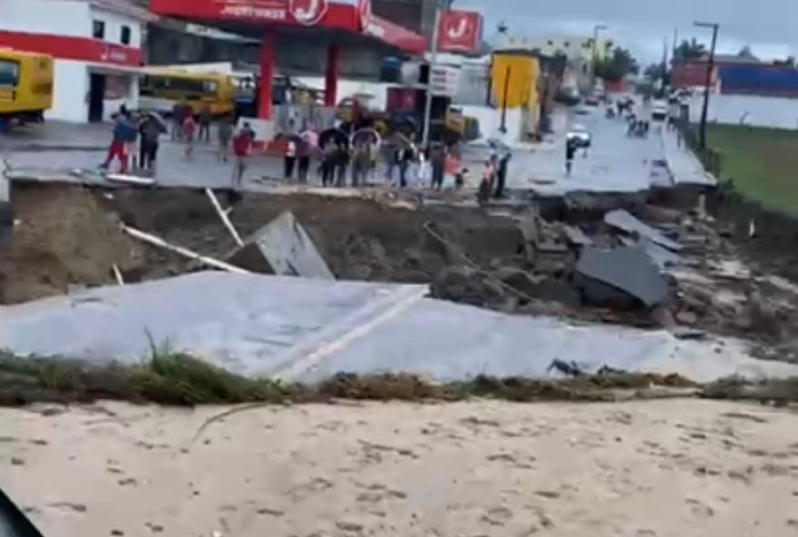 chuvas-provocam-destruicao-e-alagamentos-no-agreste-de-pe3A-garanhuns2C-jupi2C-calcado-e-jucati-sofrem-com-danos-e-prejuizos chuvas-provocam-destruicao-e-alagamentos-no-agreste-de-pe3A-garanhuns2C-jupi2C-calcado-e-jucati-sofrem-com-danos-e-prejuizos