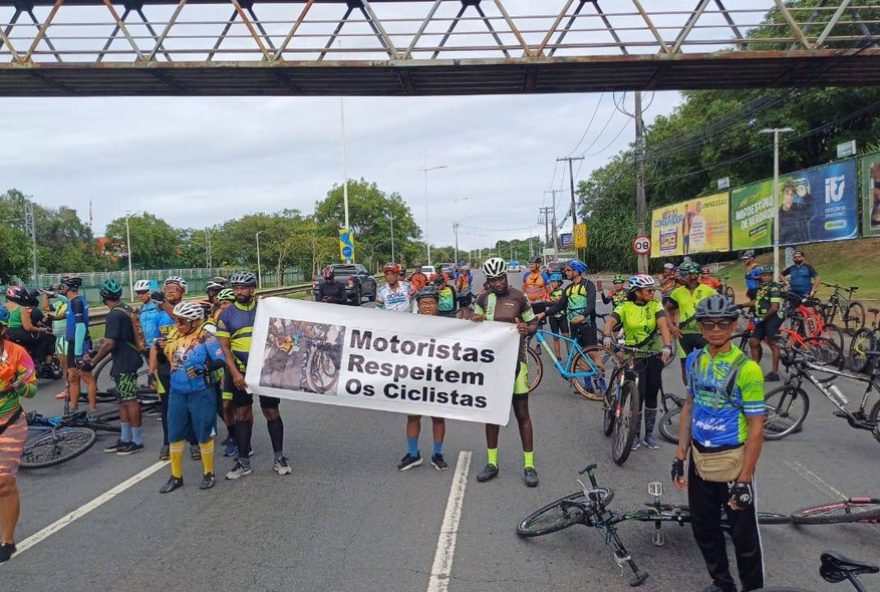ciclistas-protestam-em-salvador-apos-morte-de-colega-por-atropelamento