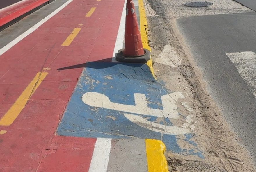 ciclofaixa-em-cachoeirinha2C-rs3A-piso-tatil-e-rampa-para-cadeirantes-causam-polemica ciclofaixa-em-cachoeirinha2C-rs3A-piso-tatil-e-rampa-para-cadeirantes-causam-polemica