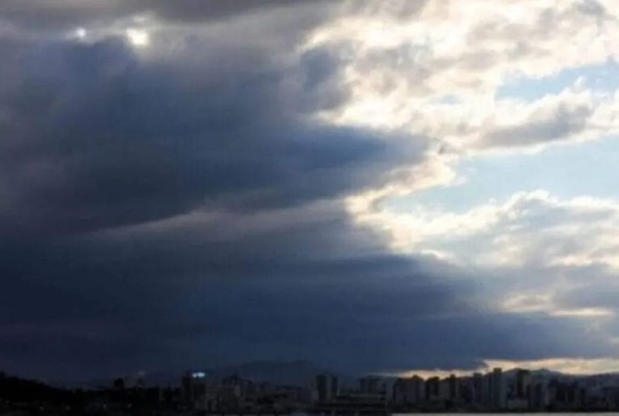 ciclone-extratropical-ja-passou-por-joinville-e-regiao2C-mas-ainda-causa-impactos ciclone-extratropical-ja-passou-por-joinville-e-regiao2C-mas-ainda-causa-impactos