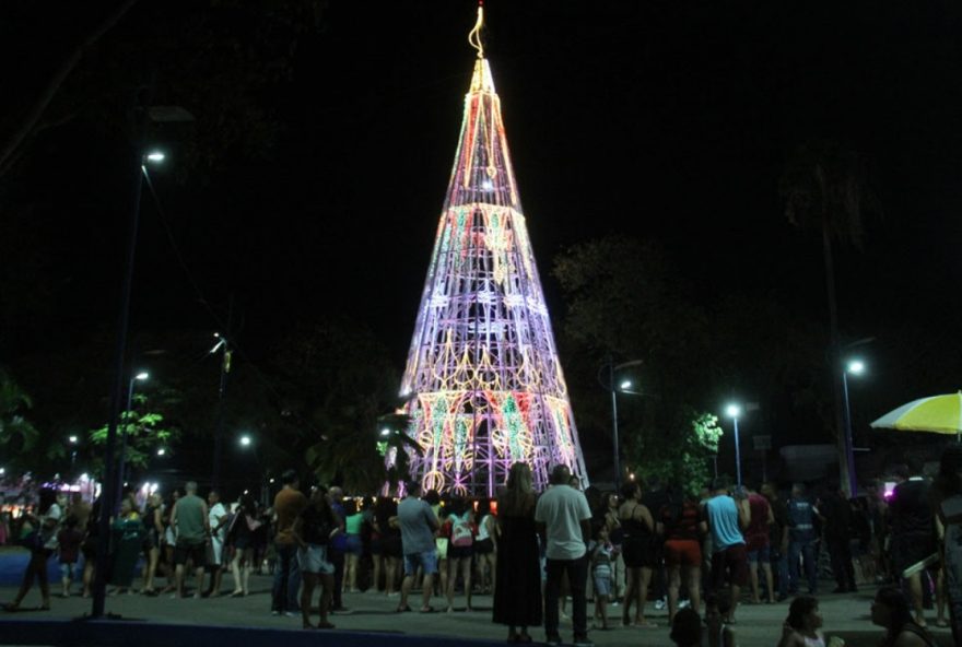 cidade-celebra-inauguracao-da-arvore-de-natal-com-grande-publico-na-trindade cidade-celebra-inauguracao-da-arvore-de-natal-com-grande-publico-na-trindade