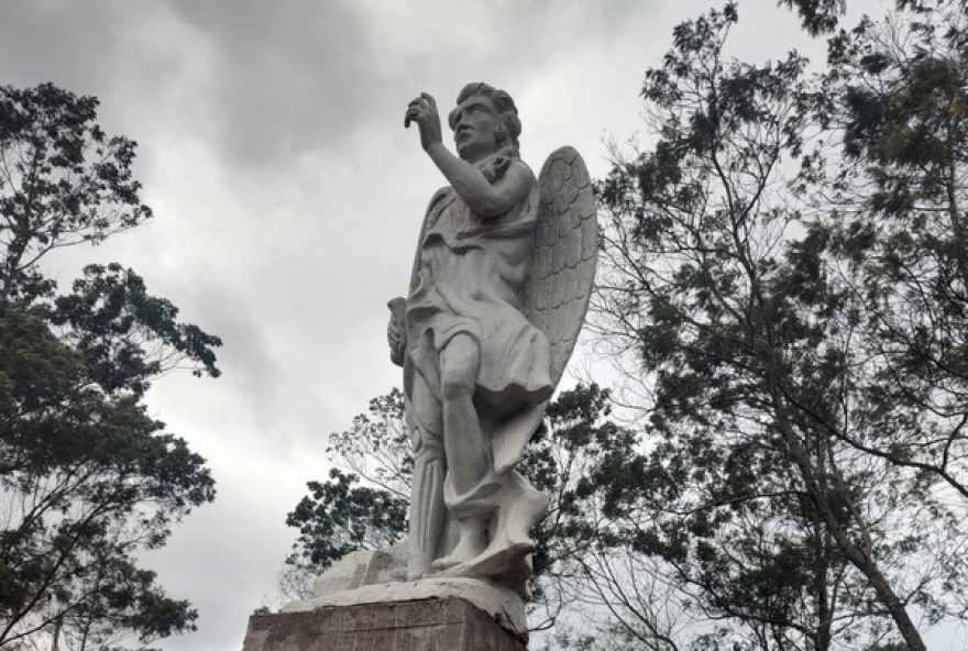 cidade-com-estatua-de-lucifer-abre-concurso-com-salario-de-r24-19.8-mil cidade-com-estatua-de-lucifer-abre-concurso-com-salario-de-r24-19.8-mil