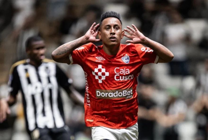 cienciano-debocha-do-atletico-e-menciona-grama-sintetica-apos-avancar-na-sul-americana