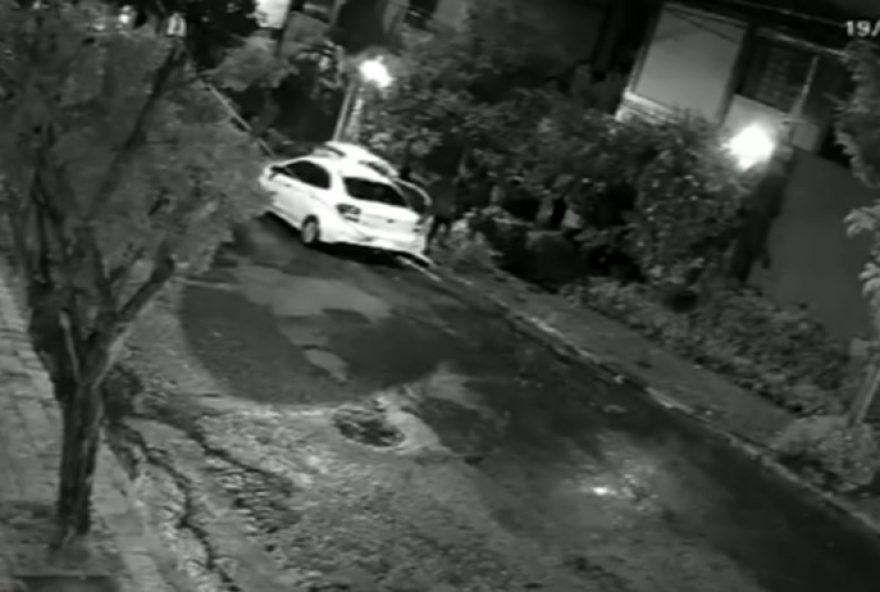 cinco-homens-fazem-refens-casal-de-idosos-em-bh cinco-homens-fazem-refens-casal-de-idosos-em-bh