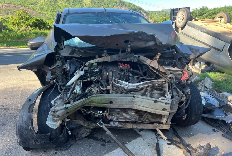 cinco-pessoas-feridas-em-acidente-na-br-381-proximo-a-jaguaracu3A-prudencia-no-transito-e-essencial cinco-pessoas-feridas-em-acidente-na-br-381-proximo-a-jaguaracu3A-prudencia-no-transito-e-essencial