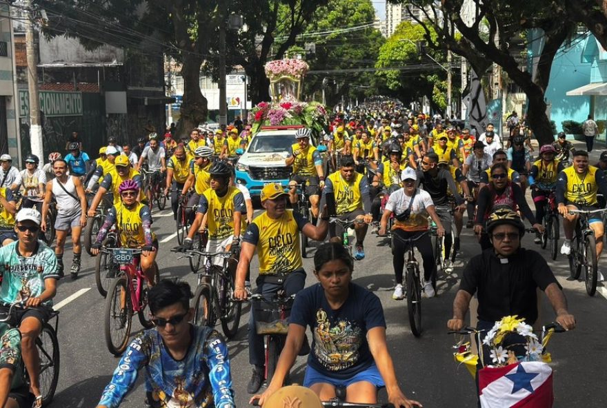 cirio-de-nazare3A-devotos-participam-da-tradicional-ciclo-romaria-em-belem