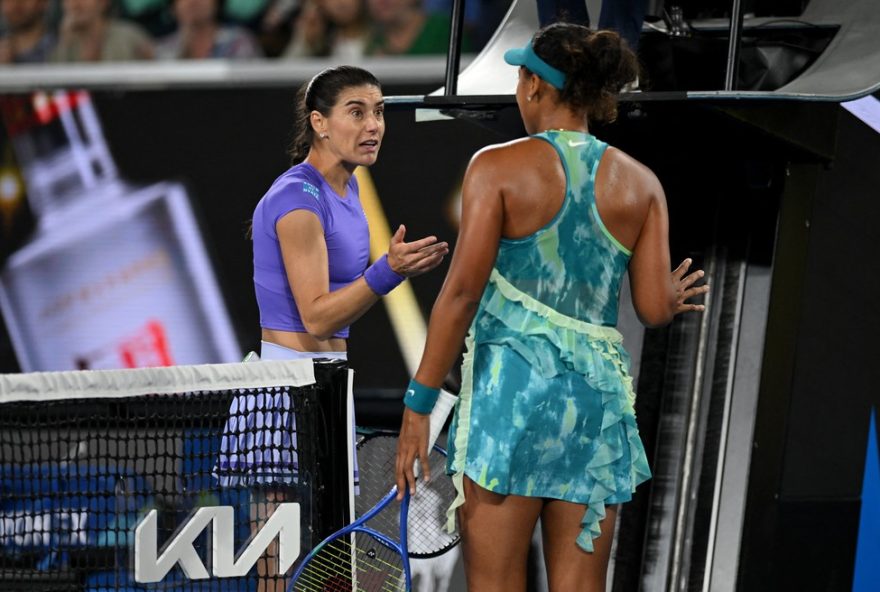 cirstea-se-irrita-com-gritos-de-naomi-osaka-em-vitoria-no-australian-open cirstea-se-irrita-com-gritos-de-naomi-osaka-em-vitoria-no-australian-open