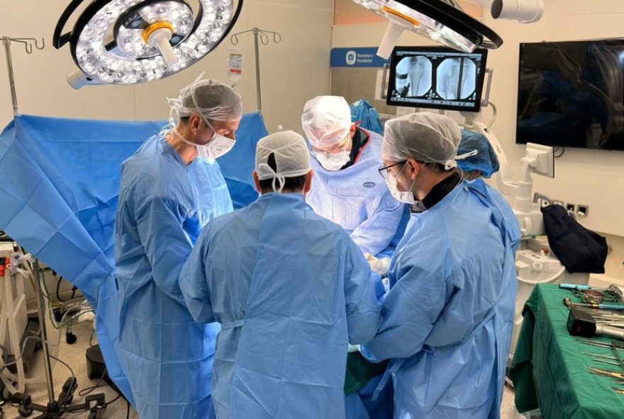 cirurgia-inovadora-no-rs-usa-haste-interna-motorizada-para-correcao-ossea cirurgia-inovadora-no-rs-usa-haste-interna-motorizada-para-correcao-ossea