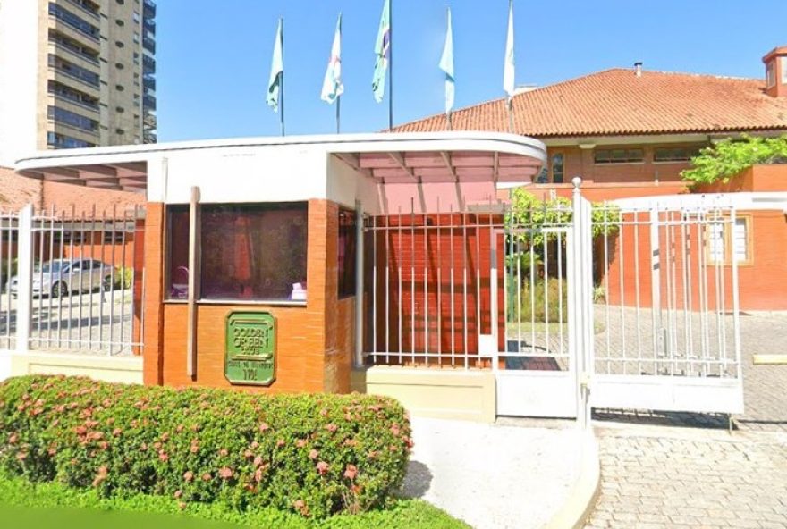 cisne-e-encontrado-morto-com-sinais-de-agressao-em-clube-de-luxo-na-barra-da-tijuca3B-laudo-aponta-maus-tratos-o-que-fazer-em-casos-de-violencia-animal3F