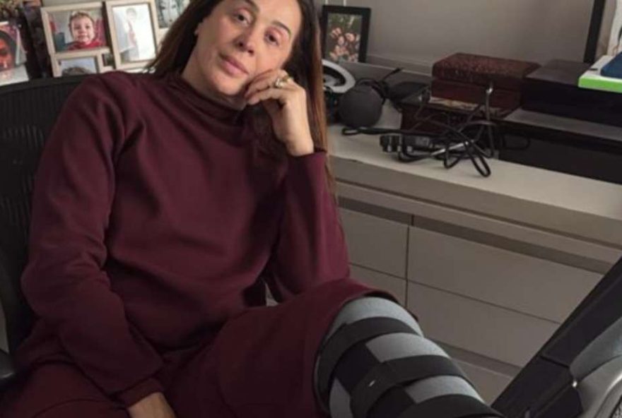 claudia-raia-fratura-tornozelo-e-cancela-pecas-no-rio-e-paraiba3A-veja-detalhes