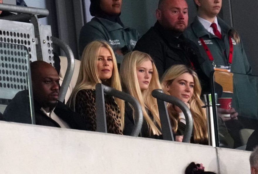 claudia-schiffer3A-marido-negocia-investimento-milionario-no-brentford2C-clube-ingles