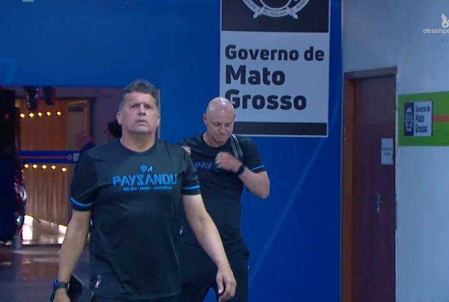 claudinei-oliveira-acompanha-o-paysandu-em-partida-crucial3A-contratacao-oficial-pode-estar-proxima