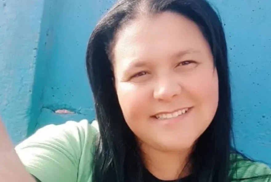 claviana-nunes-da-silva-de-37-anos-morreu-apos-consumir-falsa-couve-em-patrocinio-mg-1760444994566_v2_900x506.png