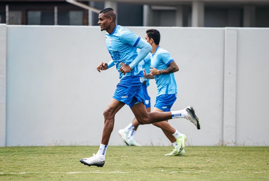 cleber-poupado-de-treino-do-avai-antes-de-viagem-para-belem3A-saiba-mais-sobre-desfalques-e-preparacao-do-time-para-confronto-com-paysandu-na-serie-b