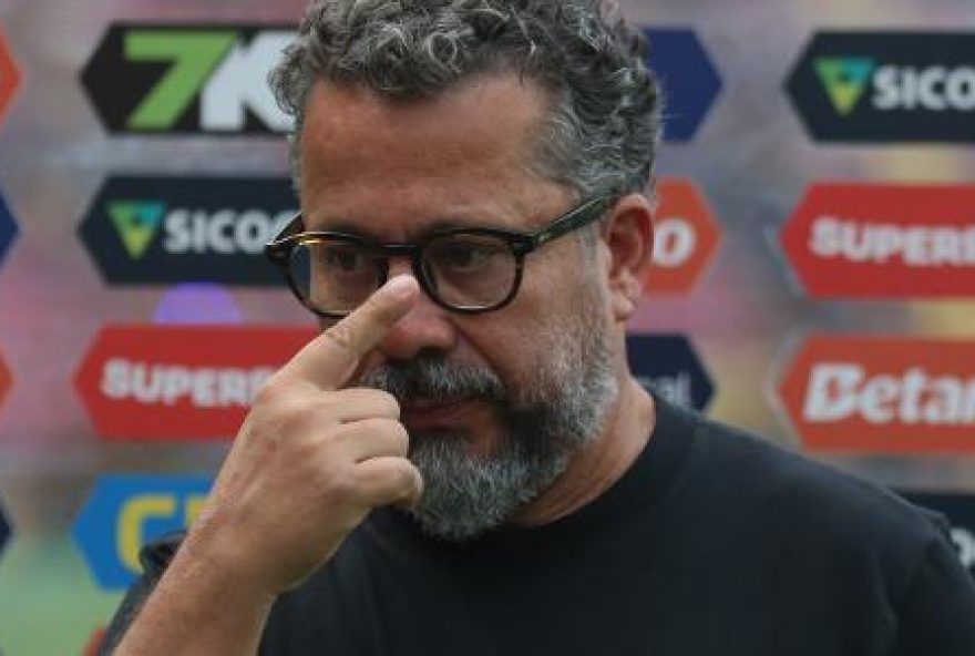 cleber-xavier-elogia-jogo-do-santos-em-caldeirao-e-destaca-apoio-interno