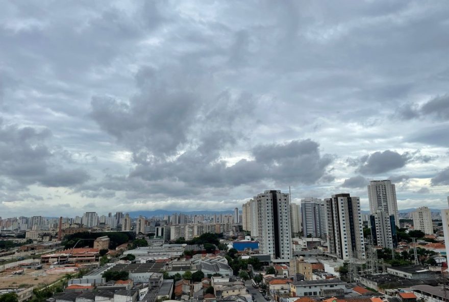 clima-em-sp3A-alerta-de-temporais-e-queda-de-arvore-com-chuvas-no-estado