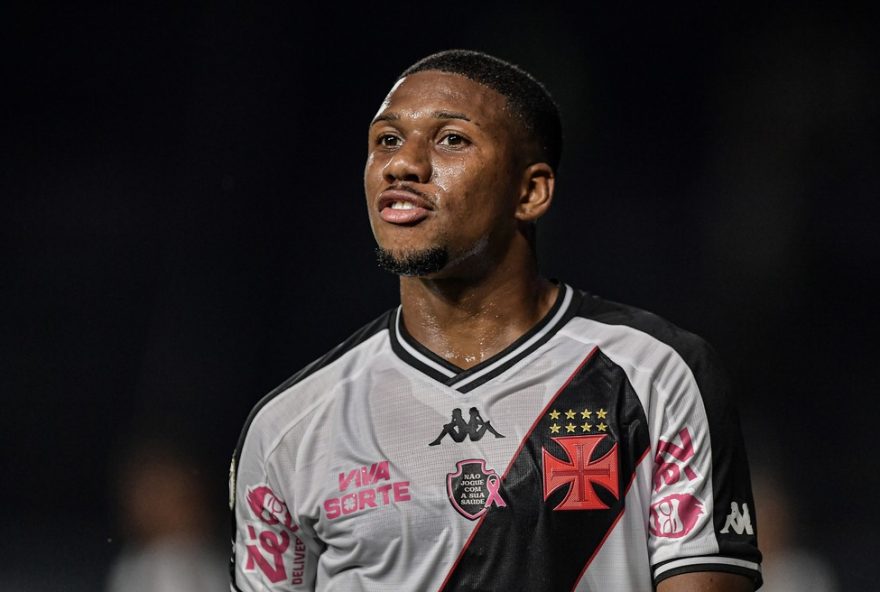 RJ - RIO DE JANEIRO - 24/10/2024 - BRASILEIRO A 2024, VASCO X CUIABA - Leandrinho jogador do Vasco durante partida contra o Cuiaba no estadio Sao Januario pelo campeonato Brasileiro A 2024. Foto: Thiago Ribeiro/AGIF