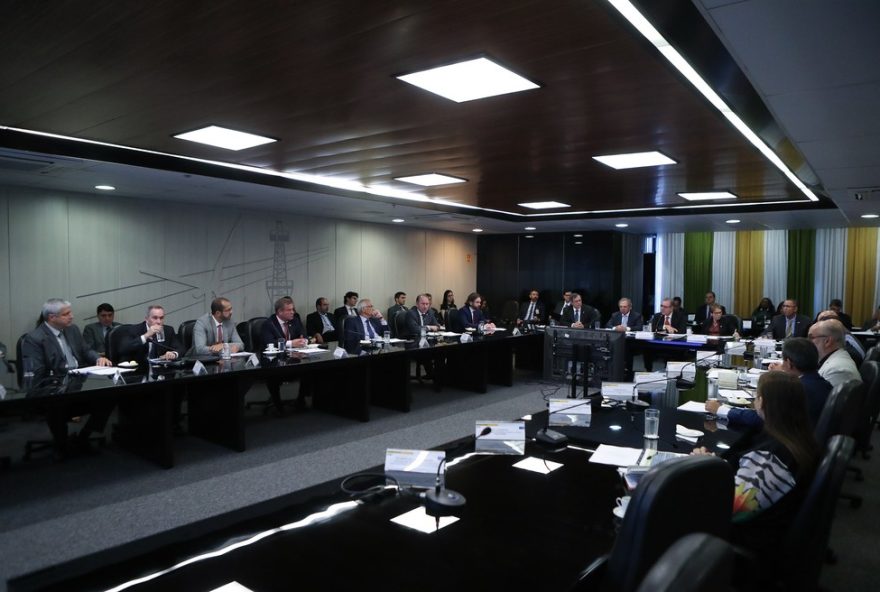 cnpe-ira-debater-fundo-nacional-de-transicao-energetica-com-recursos-da-exploracao-de-petroleo