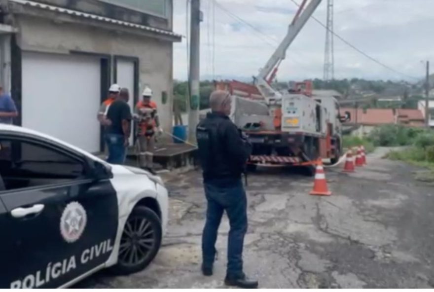 colaborador-da-de-e-detido-com-7kg-de-cobre-e-furto-de-energia-na-baixada-fluminense2C-rj colaborador-da-de-e-detido-com-7kg-de-cobre-e-furto-de-energia-na-baixada-fluminense2C-rj