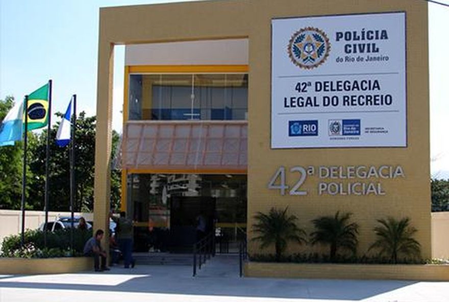 colegio-tamandare-professor-afastado-por-escandalo-de-abuso-sexual-medidas-de-seguranca-e-justica-em-destaque colegio-tamandare-professor-afastado-por-escandalo-de-abuso-sexual-medidas-de-seguranca-e-justica-em-destaque