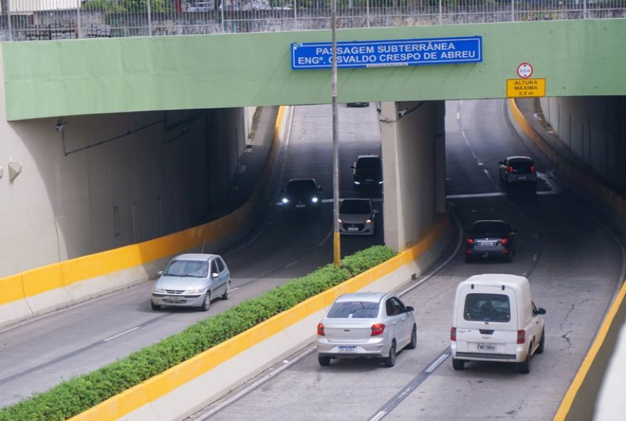 colisao-de-tres-veiculos-na-passagem-subterranea-em-mogi-das-cruzes3A-sem-feridos2C-transito-liberado-rapidamente