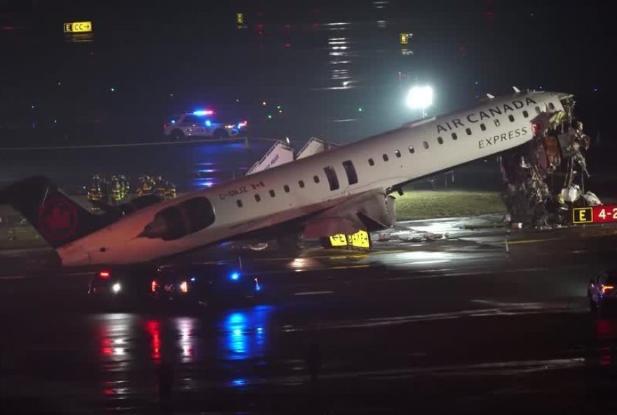 colisao-em-aeroporto-de-nova-york-mata-comandante-e-copiloto