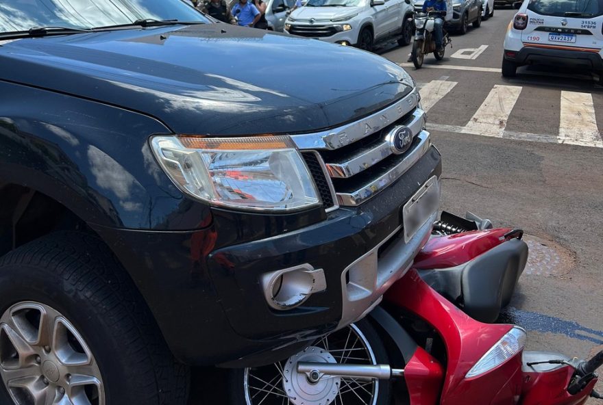 colisao-em-ituiutaba3A-motociclista-ferido-apos-acidente-em-cruzamento