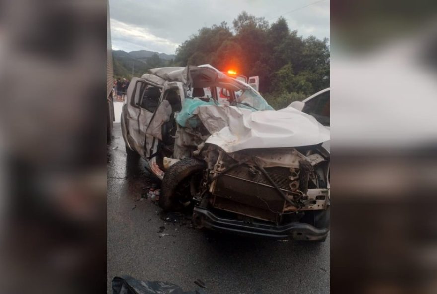colisao-entre-caminhonete-e-caminhao-resulta-em-tres-vitimas-fatais-em-santa-catarina colisao-entre-caminhonete-e-caminhao-resulta-em-tres-vitimas-fatais-em-santa-catarina