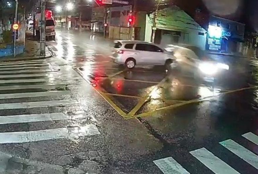 colisao-entre-carro-e-viatura-policial-resulta-na-morte-de-soldado-em-recife colisao-entre-carro-e-viatura-policial-resulta-na-morte-de-soldado-em-recife