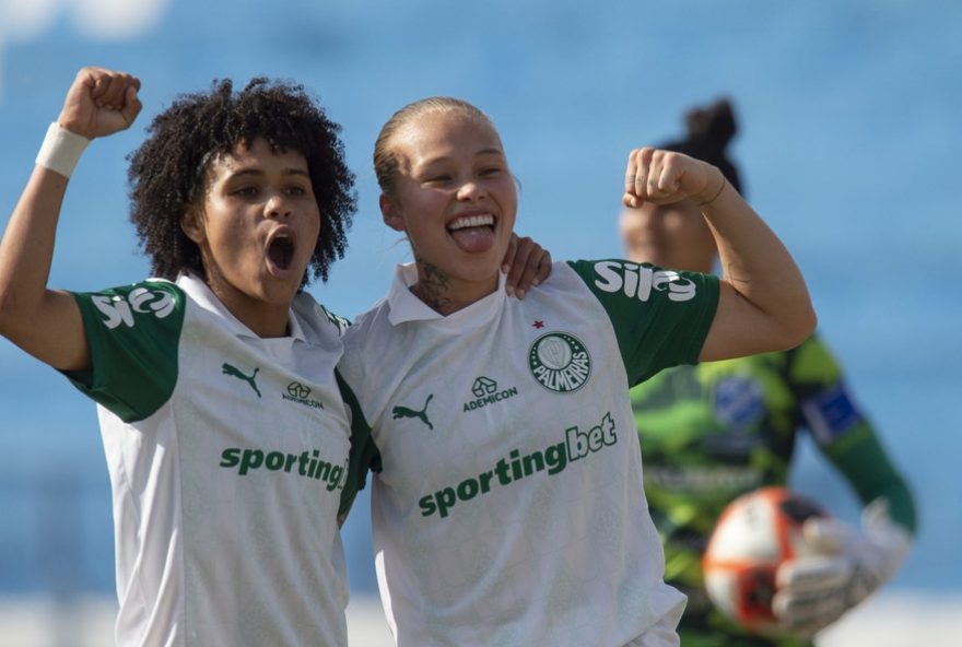 colombiana-ana-guzman-estreia-com-gol-e-vitoria-no-palmeiras3A-promessa-do-futebol-feminino-aos-20-anos