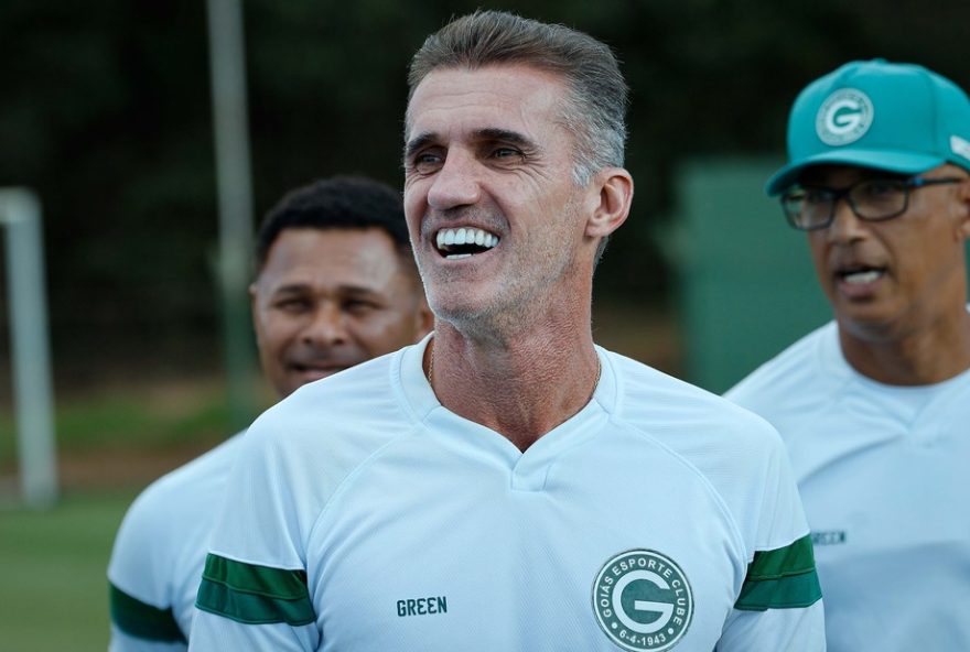com-20-pontos2C-goias-enfrenta-atletico-go-e-mantem-lideranca-na-serie-b