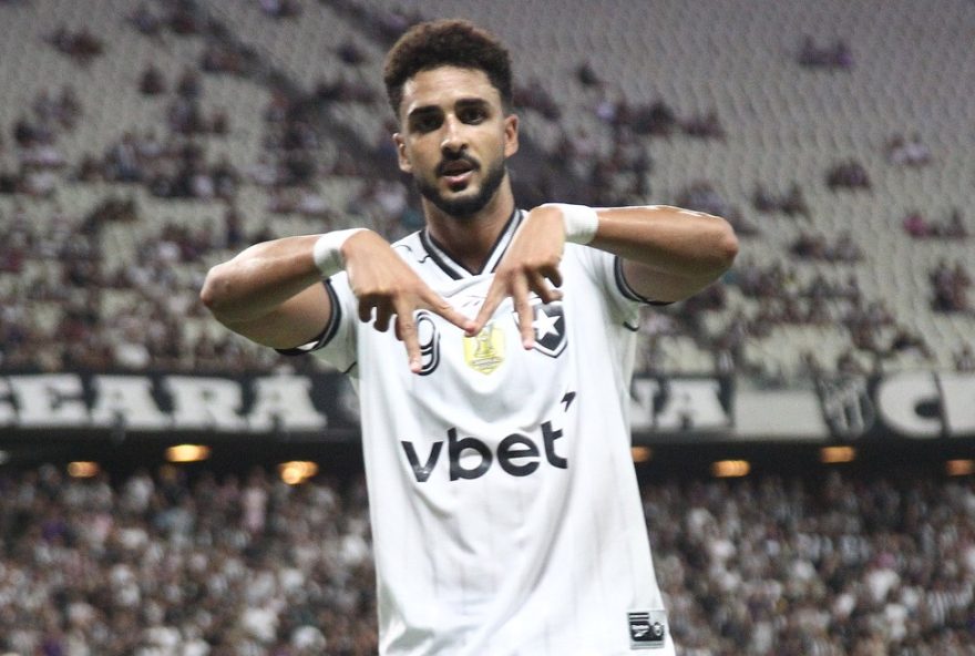 comemoracao-de-chris-ramos-ao-jovem-marco3A-uma-historia-de-amizade-e-solidariedade-no-futebol