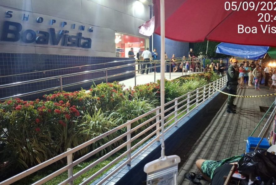 comerciante-e-morto-a-tiros-na-calcada-do-shopping-boa-vista2C-no-recife3A-policia-investiga-o-crime