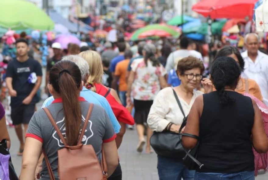 comercio-de-sao-luis-se-prepara-para-movimentacao-de-r241662C4-mi-no-natal3A-pesquisa-mostra-perfil-dos-consumidores-e-preferencias-de-compras