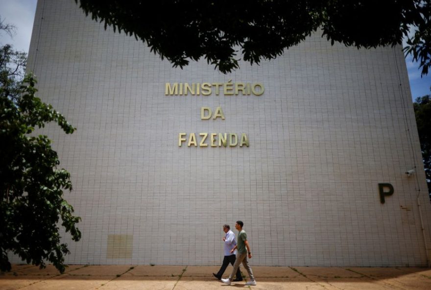 como-a-alta-do-iof-impactou-os-apps-de-bancos-e-corretoras