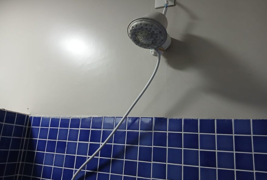 como-instalar-e-usar-seu-chuveiro-eletrico-de-maneira-segura-para-economizar-energia