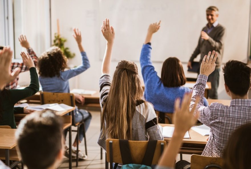 como-revisar-e-organizar-os-estudos-para-o-enem3A-dicas-e-tecnicas-essenciais.-chegue-confiante-na-prova-com-especialista