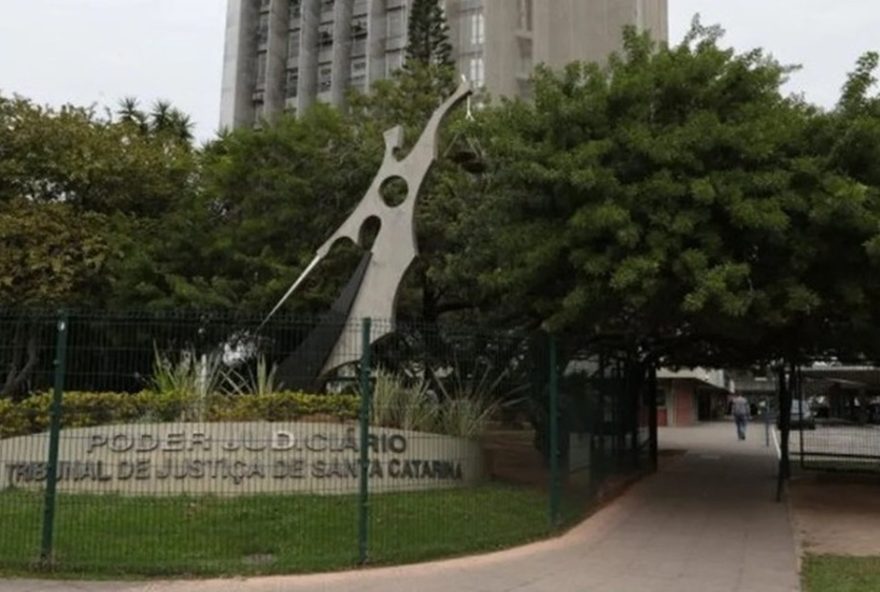 como-se-proteger-de-golpes-online3A-justica-nega-indenizacao-por-leilao-falso-de-iphones-em-florianopolis
