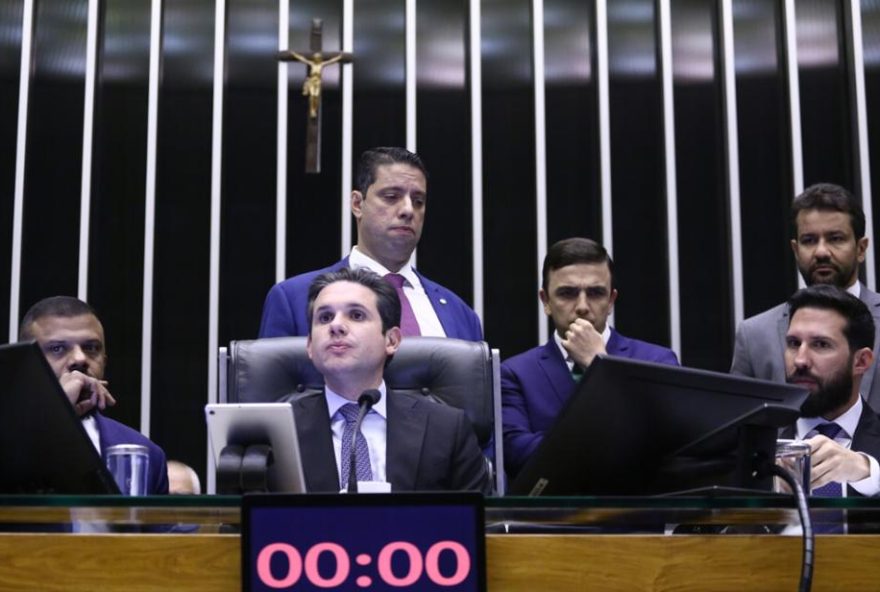 como-votaram-os-deputados-na-pec-da-blindagem