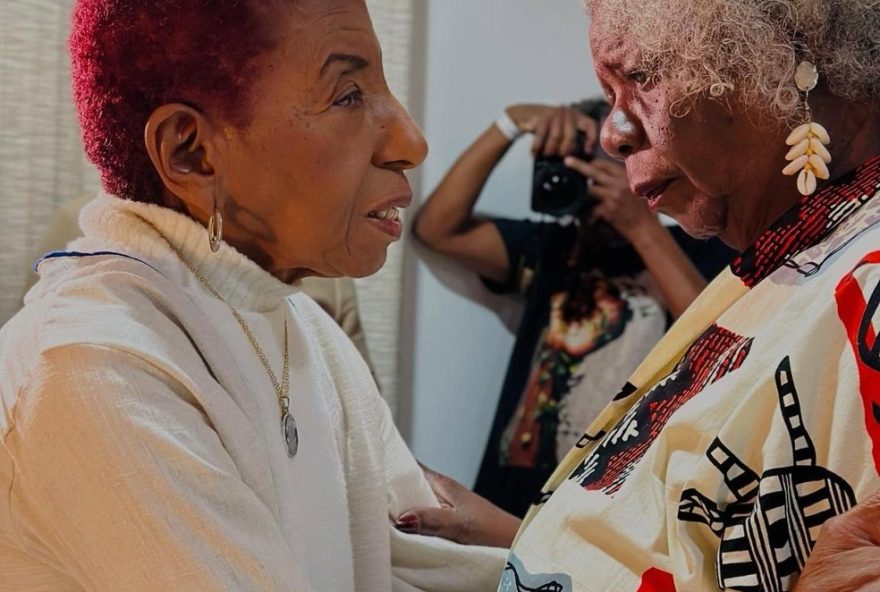 conceicao-evaristo-e-leci-brandao-celebram-ancestralidade-e-maternidade-na-flup-2025