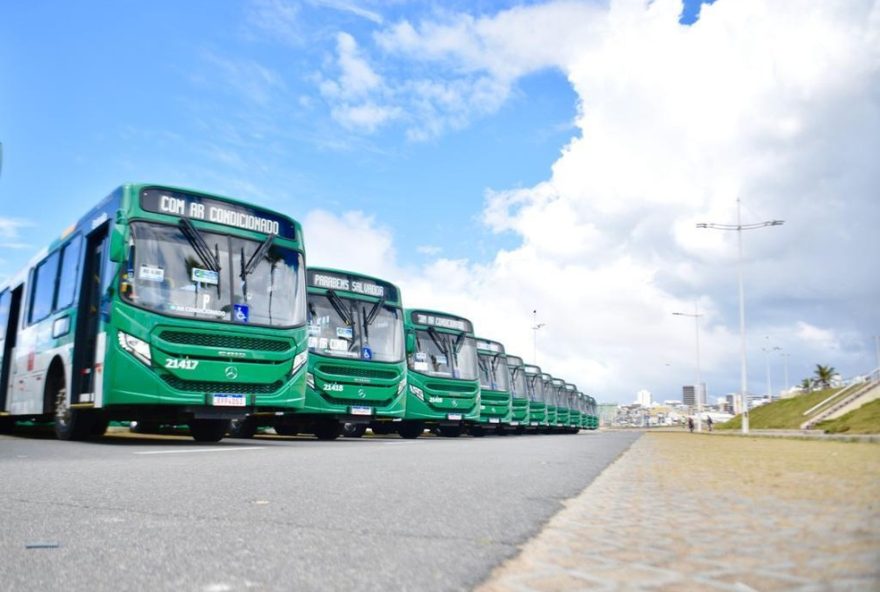 concessionaria-de-onibus-de-salvador-anuncia-mais-de-30-vagas-de-emprego3A-cobrador2C-motorista2C-auxiliar-e-borracheiro