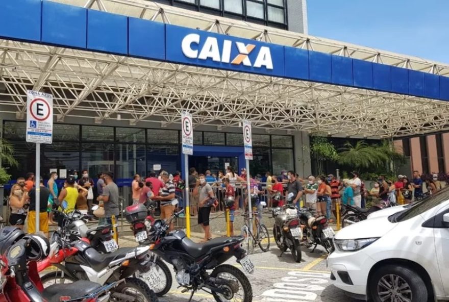 concurso-da-caixa-no-ceara-oferece-salarios-de-ate-r24-142C9-mil-para-nivel-superior-inscricoes-abertas